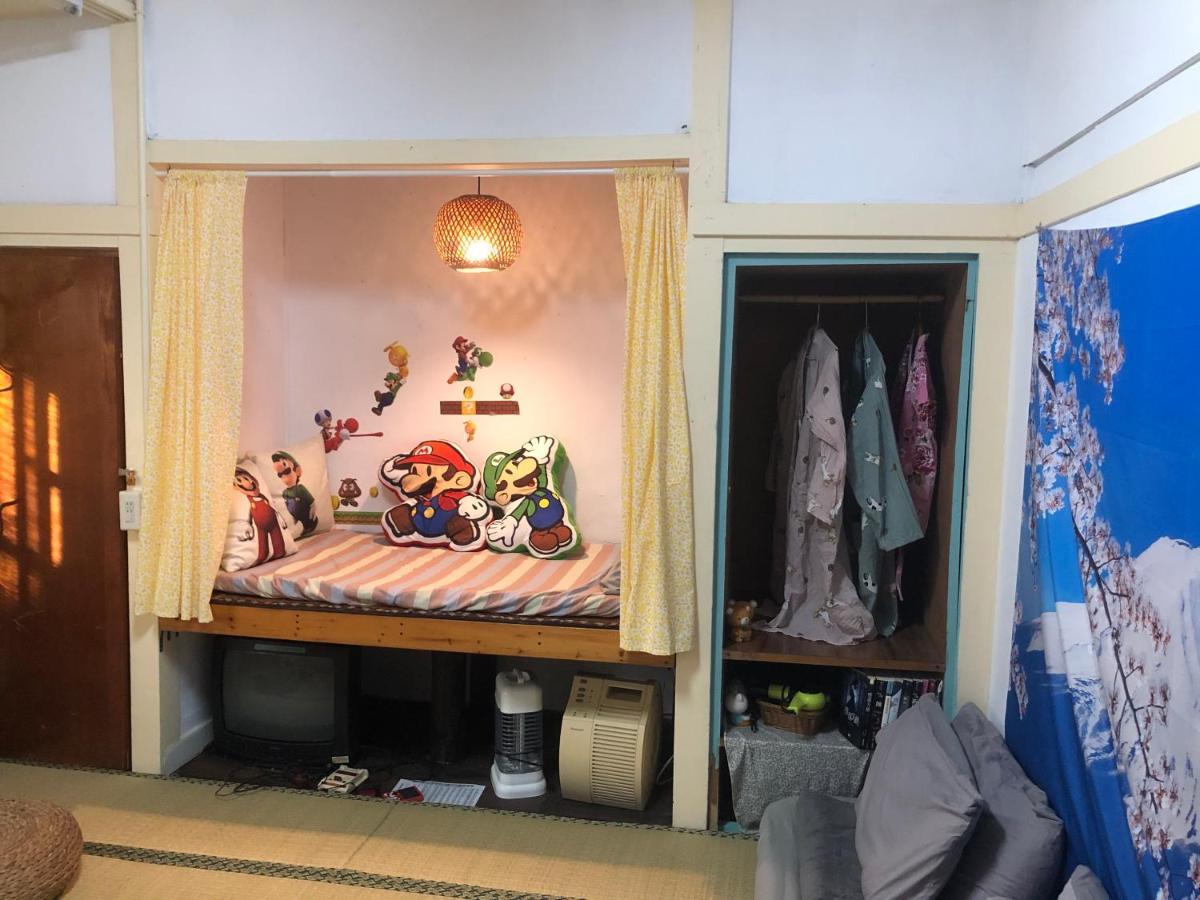鳳山79背包客 Fengshan No 79 Backpacker Kaohsiung Exterior foto